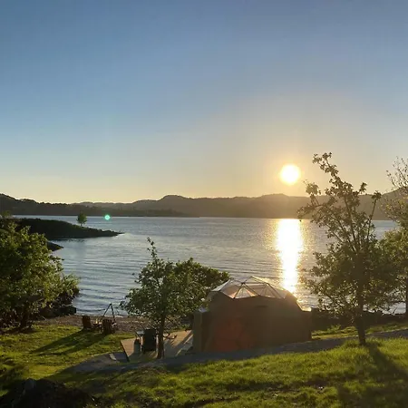 Kleppa Gard & Glamping Campismo de Luxo