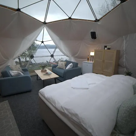 Kleppa Gard & Glamping خيمة فخمة *
